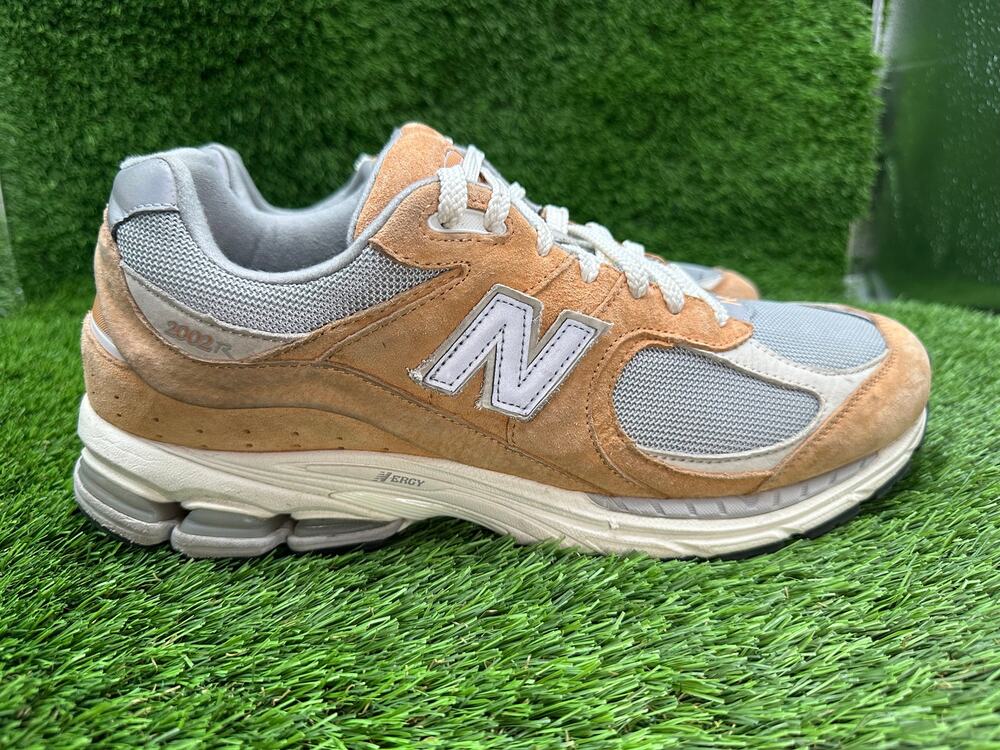 New Balance 2002R M2002RHM Athletic Sneaker Men's 13 Brown Suede Jogging Running